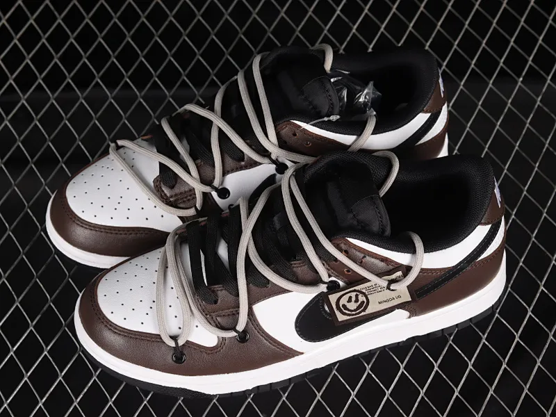 All Categories Nk SB Dunk Series Nk SB Dunk Low Low-top sneakers Nk Dunk Low Black Smiley Customized version of deconstructed strap casual sneakers DJ6188-002